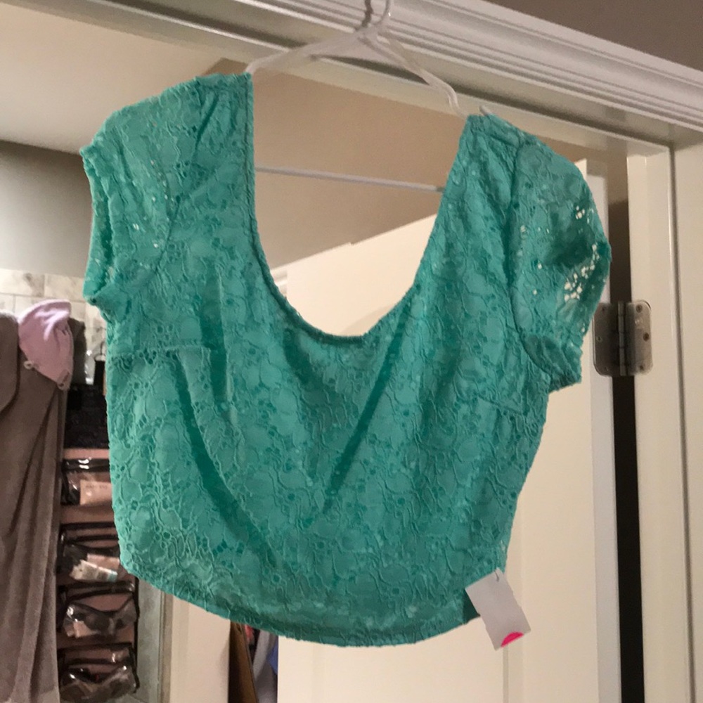 Crop top